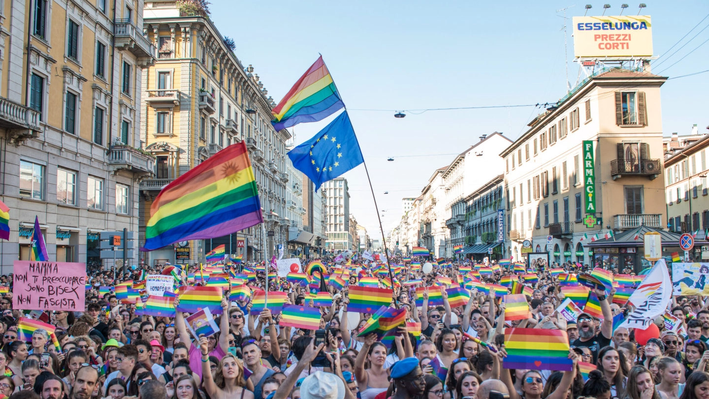 Una manifestazione per i diritti Lgbt a Milano