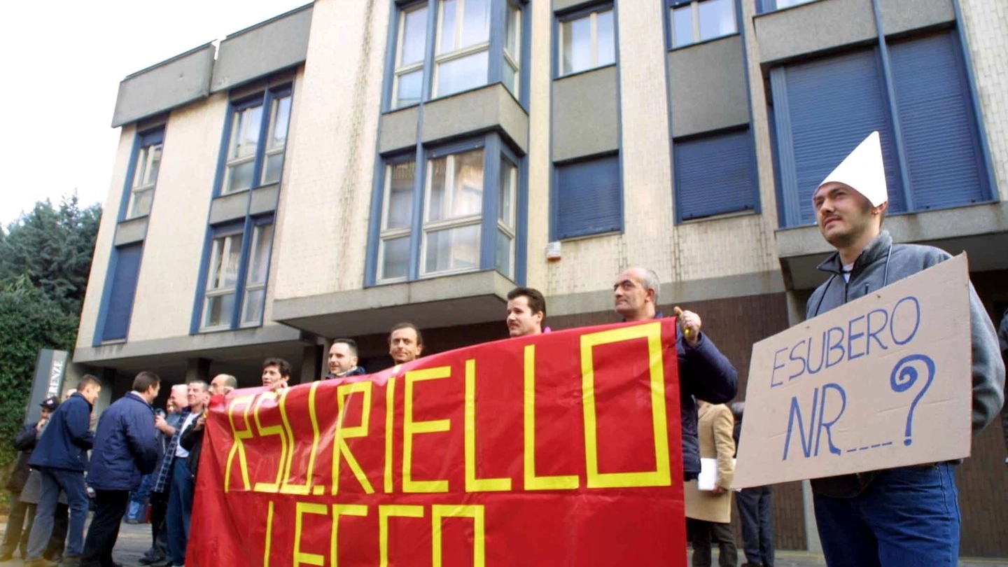 Una vecchia manifestazione di protesta dei dipendenti della Riello di Lecco