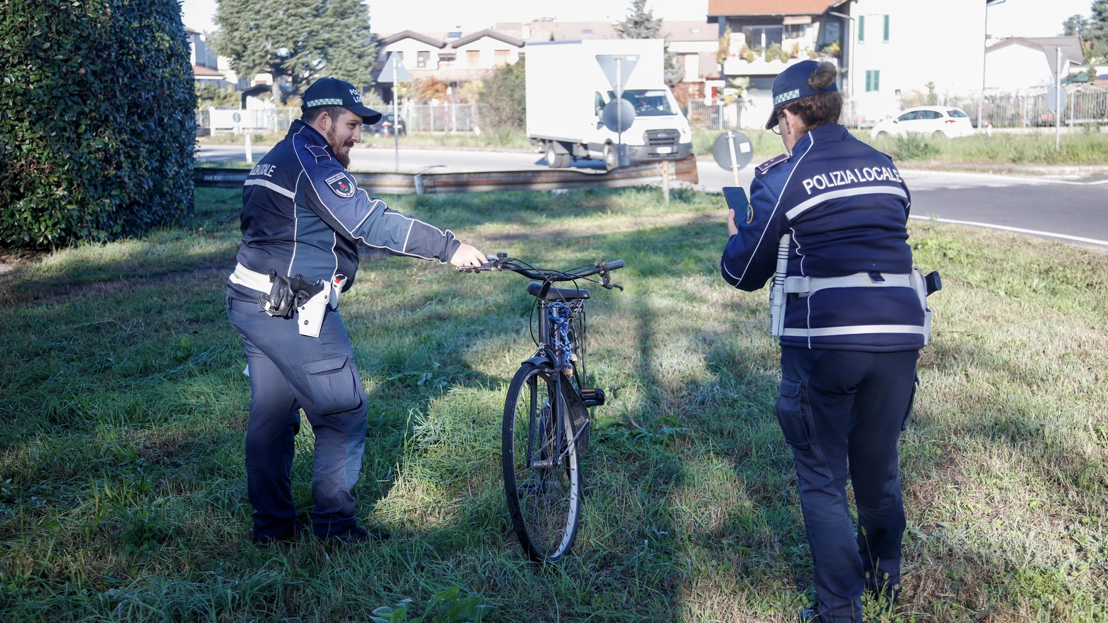 I rilievi della polizia locale a Vanzago