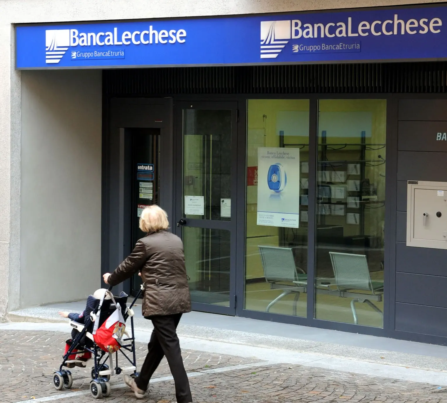 Banca Lecchese, tagli agli sportelli e al personale
