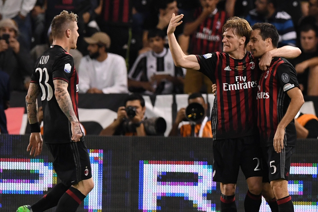 Esultanza rossonera all'1-1 di Bonaventura