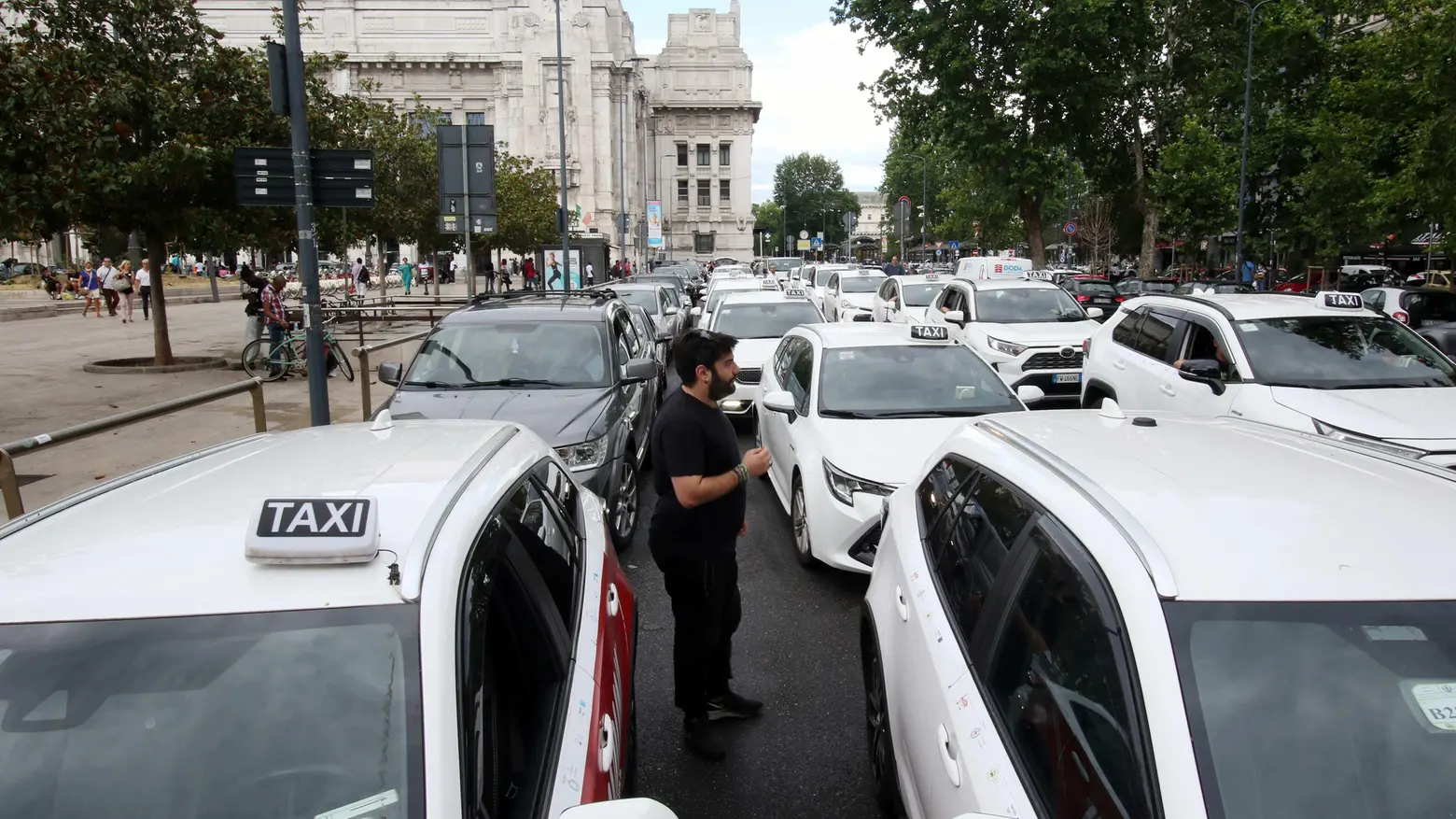 Mobilità salata  La Regione dice sì  al ritocco delle tariffe  Taxi più cari da luglio
