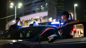 Branco aggredisce senza motivo in Corso Como, 8 coltellate: “Vi uccidiamo”. Chi sono i violenti