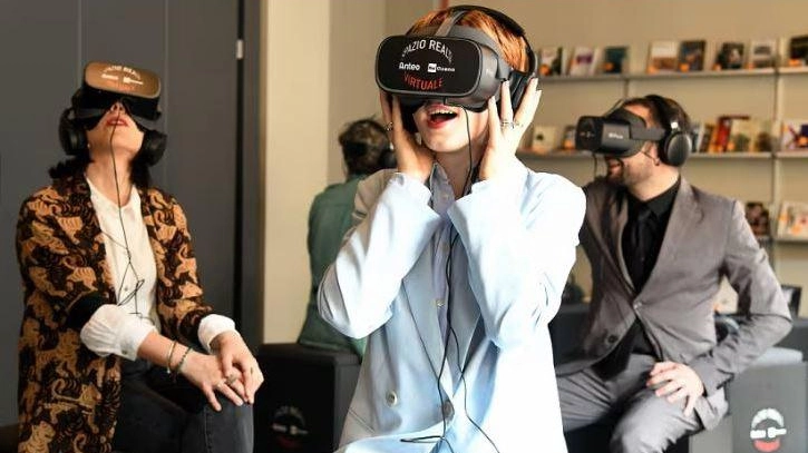 Al cinema in realtà virtuale (ma c’è compagnia) Al cinema in realtà virtuale (ma c’è compagnia)