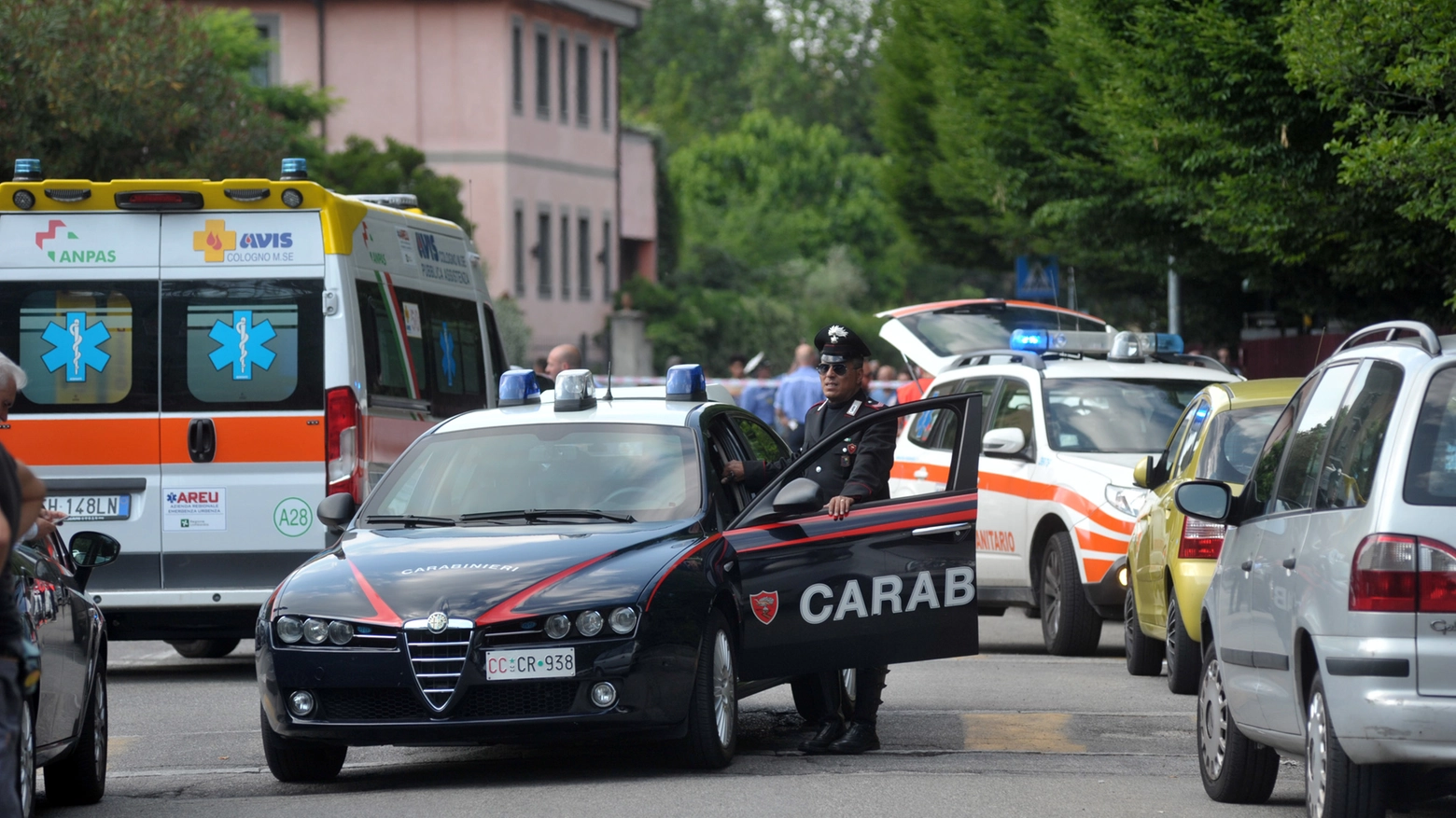Carabinieri e ambulanze sono intervenuti