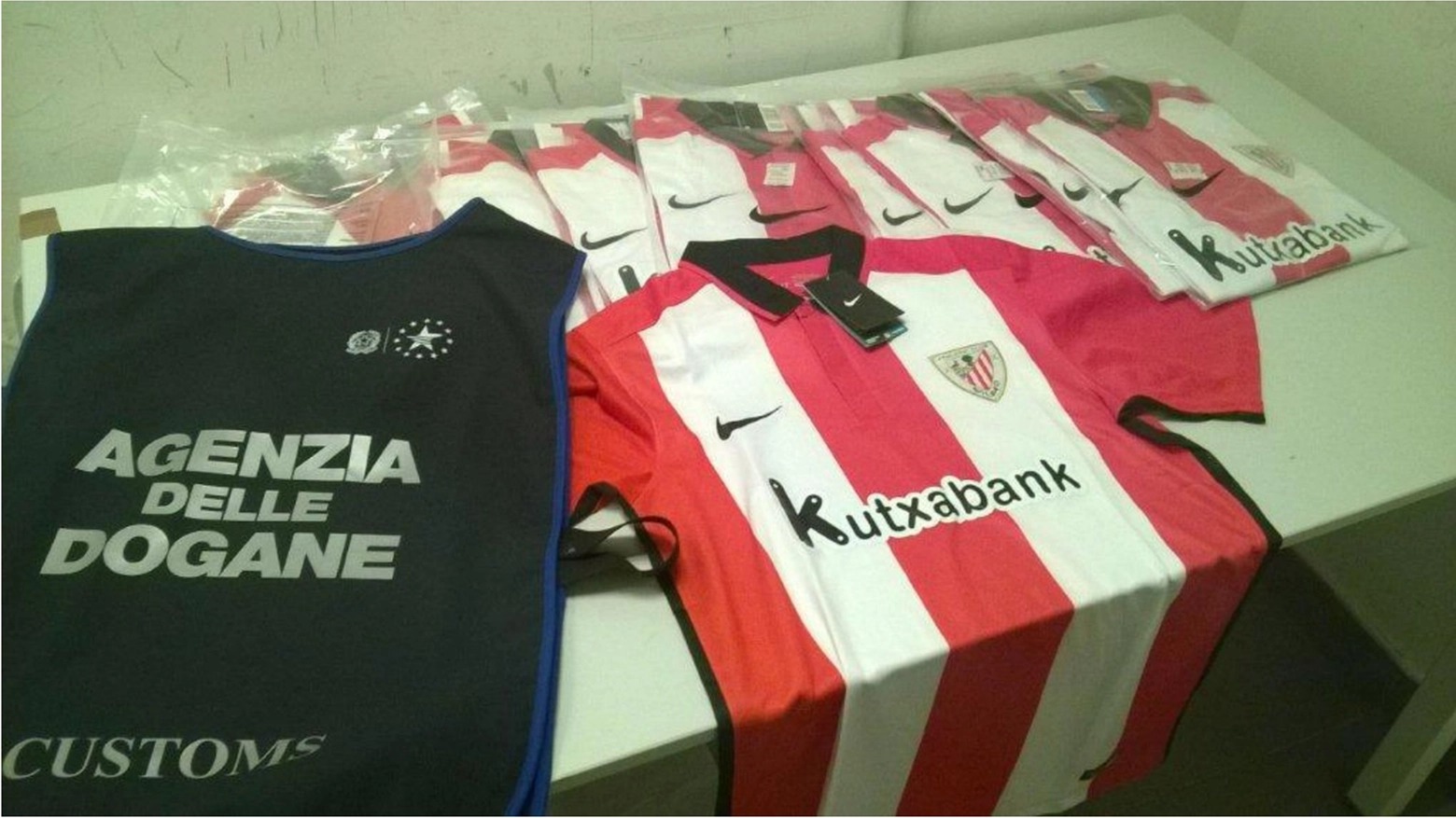 Le maglie dell'Athletic Bilbao sequestrate