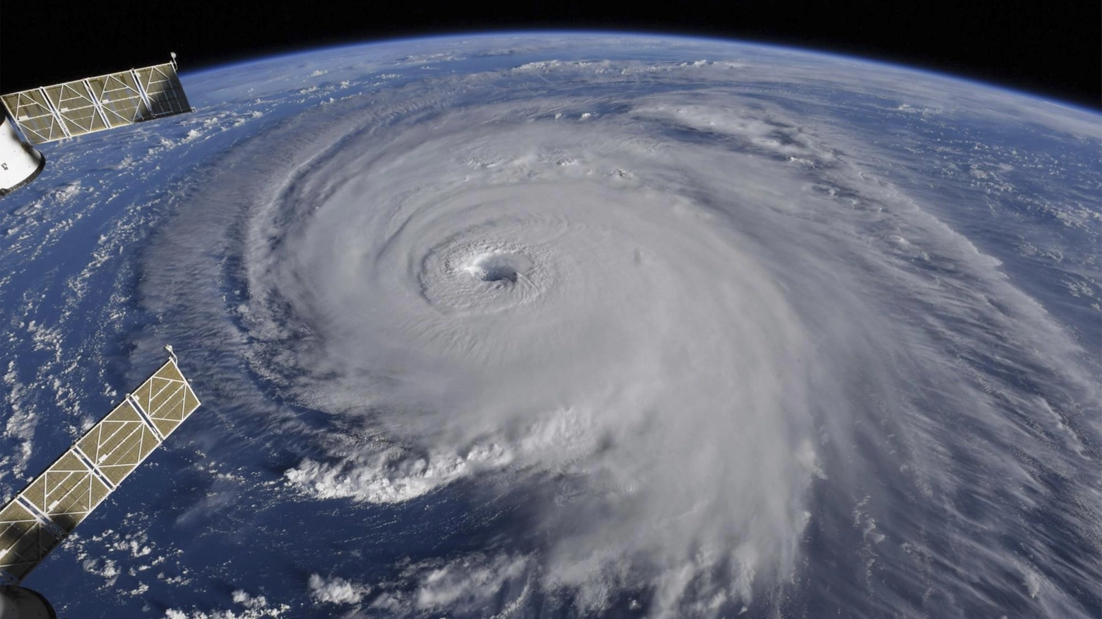 Uragano Florence nelle immagini satellitari della Nasa (Ansa)