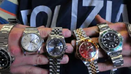 Dall’abbraccio al raid violento Tutte le tecniche dei “rolexari“: tre raid da 30mila euro in 7 ore Dall’abbraccio al raid violento Tutte le tecniche dei “rolexari“: tre raid da 30mila euro in 7 ore