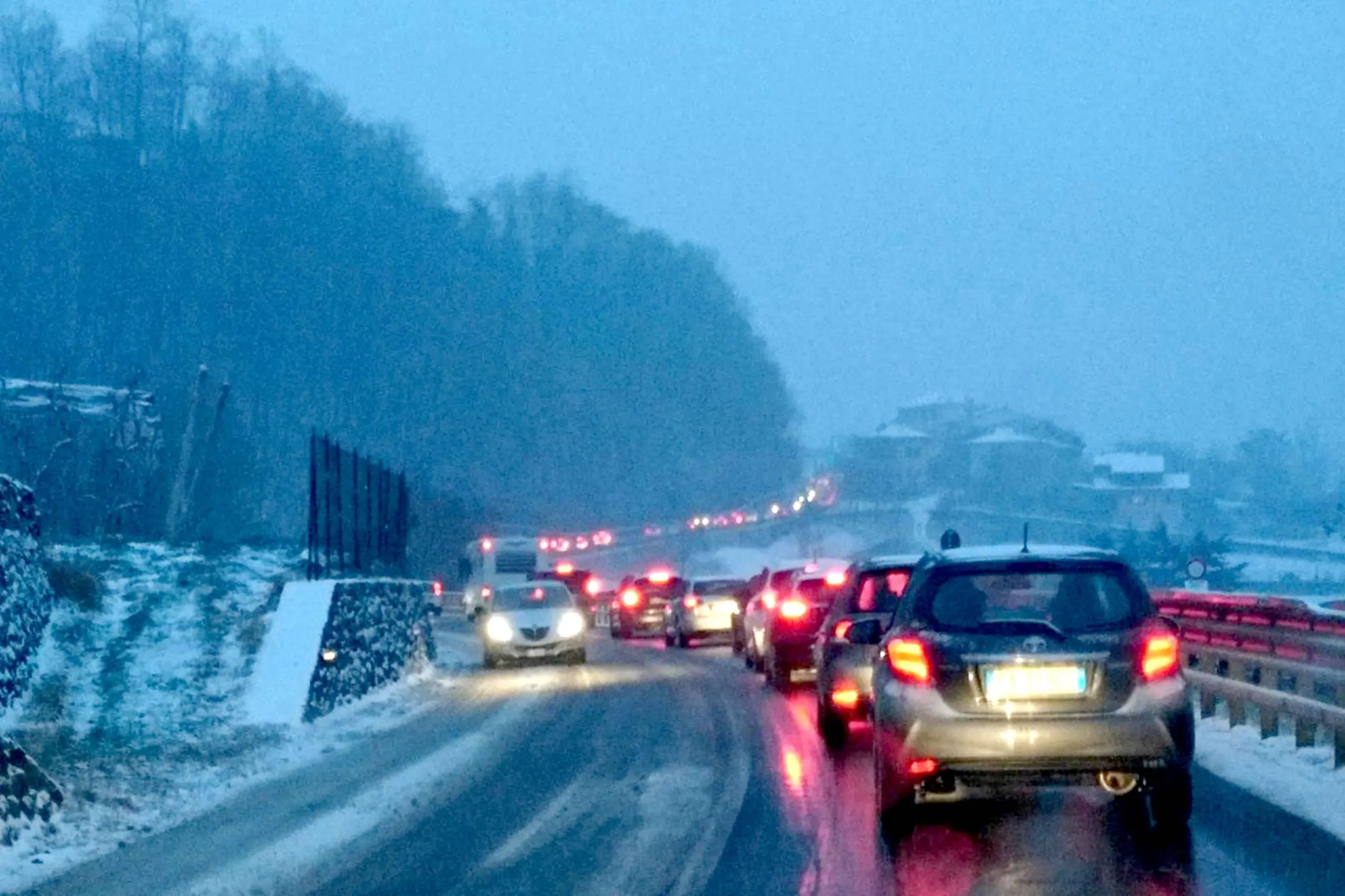 Previsioni meteo Lombardia, tregua finita: tornano pioggia, vento e neve