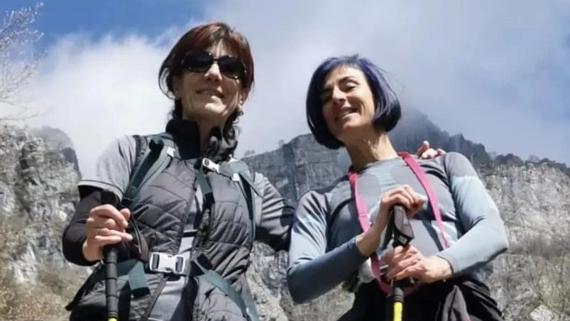 Rosa Corallo (a sinistra) e Veronica Malini in montagna in un momento felice