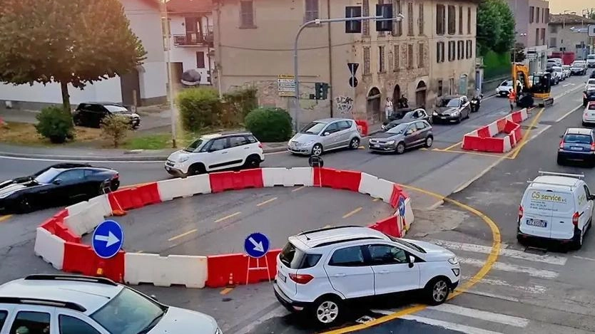 Code per 5 chilometri allo snodo di Ponteranica: sfide nell'orario di punta
Code per 5 chilometri allo snodo di Ponteranica: sfide nell'orario di punta