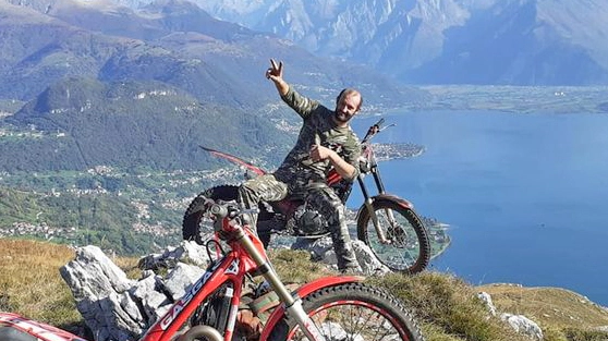 Massimo Riella sui monti del Lario dove aveva trovato rifugio