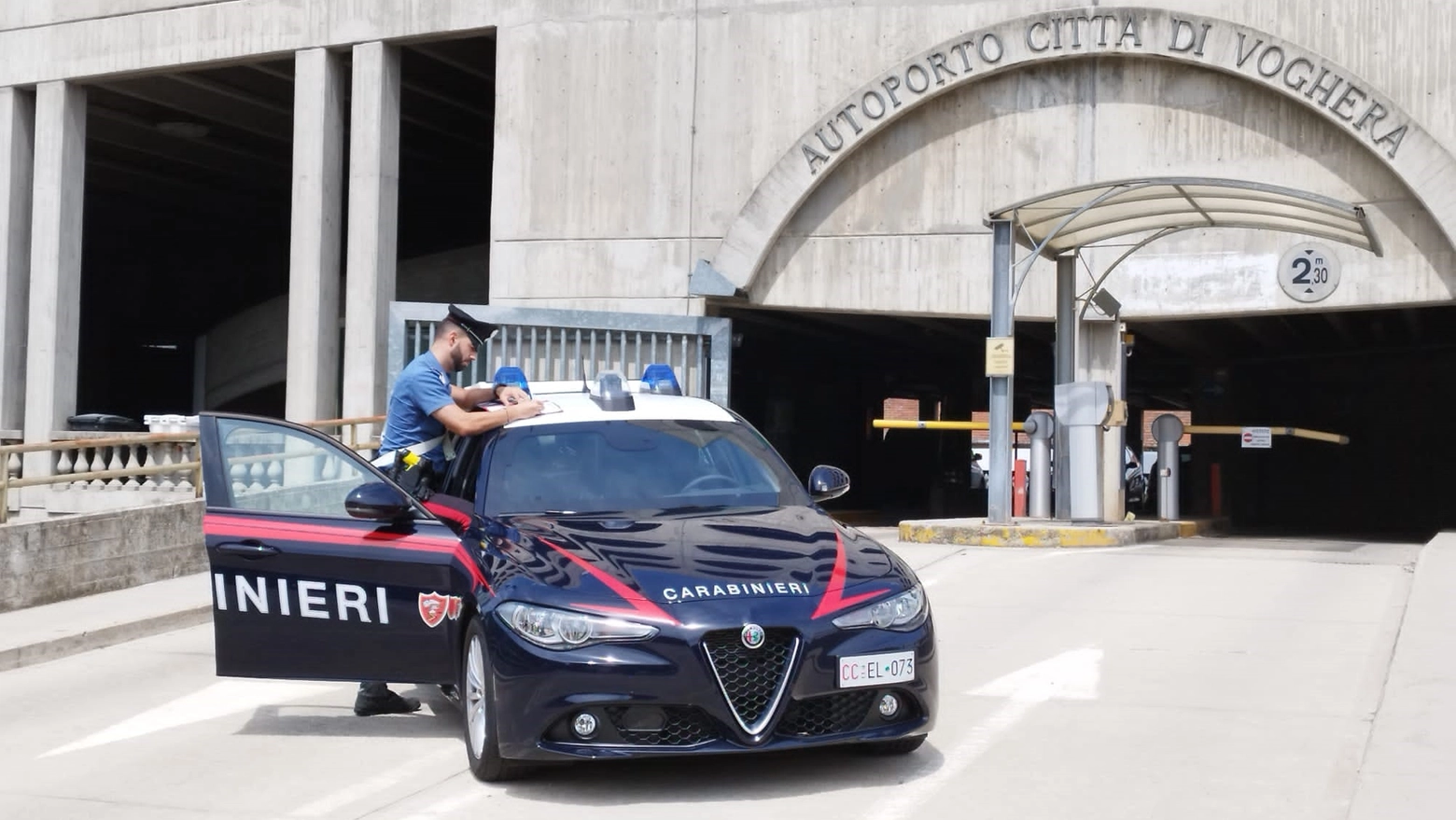Carabinieri all'autoporto di Voghera