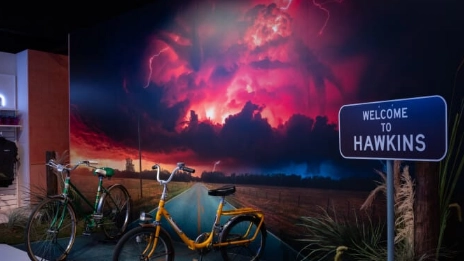 Il negozio di Stranger Things a Milano: piazza Beccaria diventa Hawkins