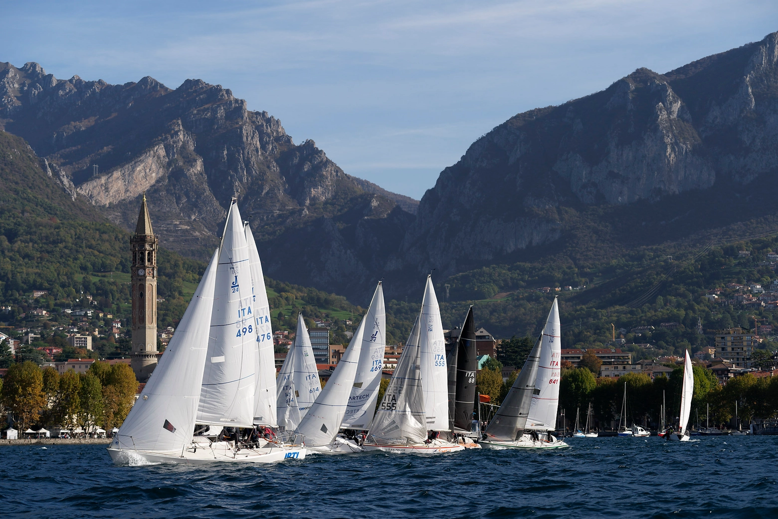 Imbarcazioni nel golfo di Lecco durante l'edizione dello scorso anno