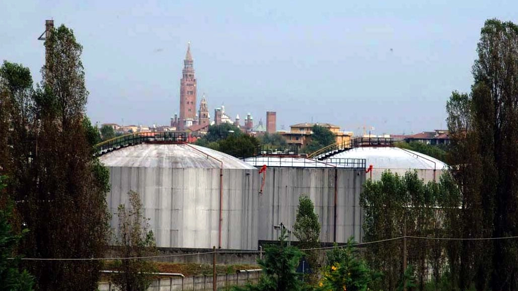 Stabilimento Tamoil di Cremona trasformato in sito di stoccaggio