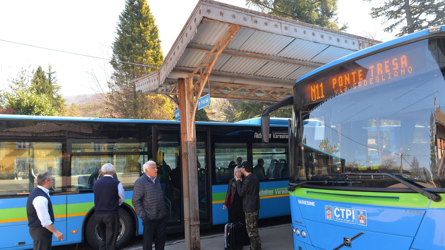 Le pensiline dove fermano gli autobus di Autolinee Varesine