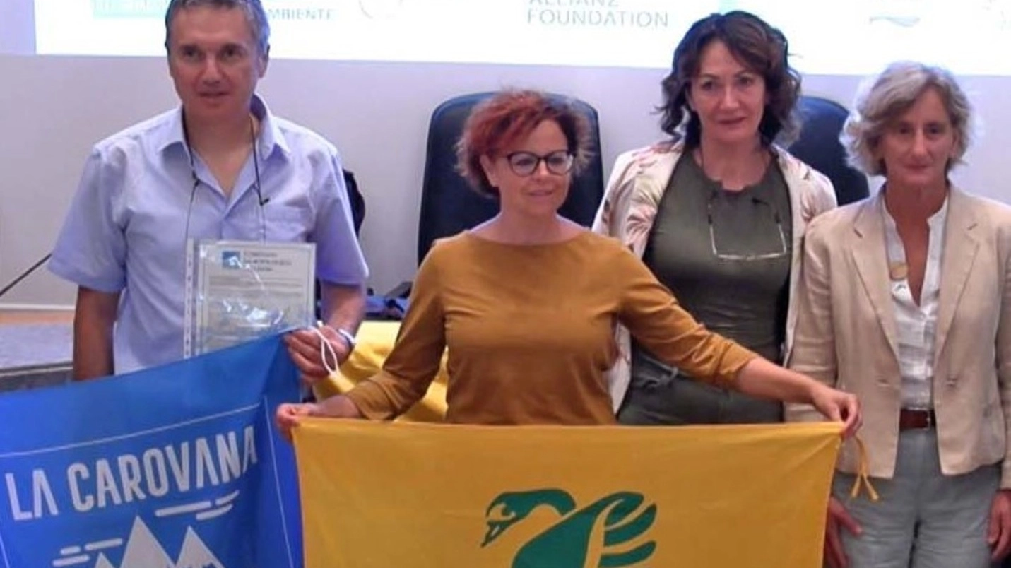 i rappresentanti della Carovana dei Ghiacciai di Legambiente i rappresentanti della Carovana dei Ghiacciai di Legambiente