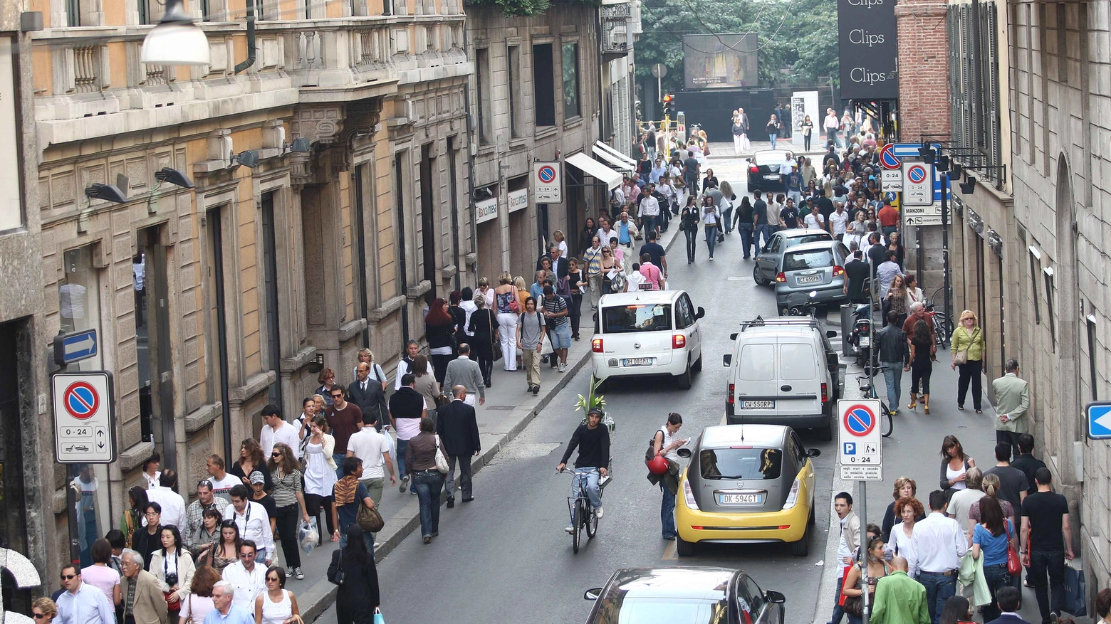 Negozi, bar, ristoranti: quanto costano, le vie più care, i canoni degli affitti