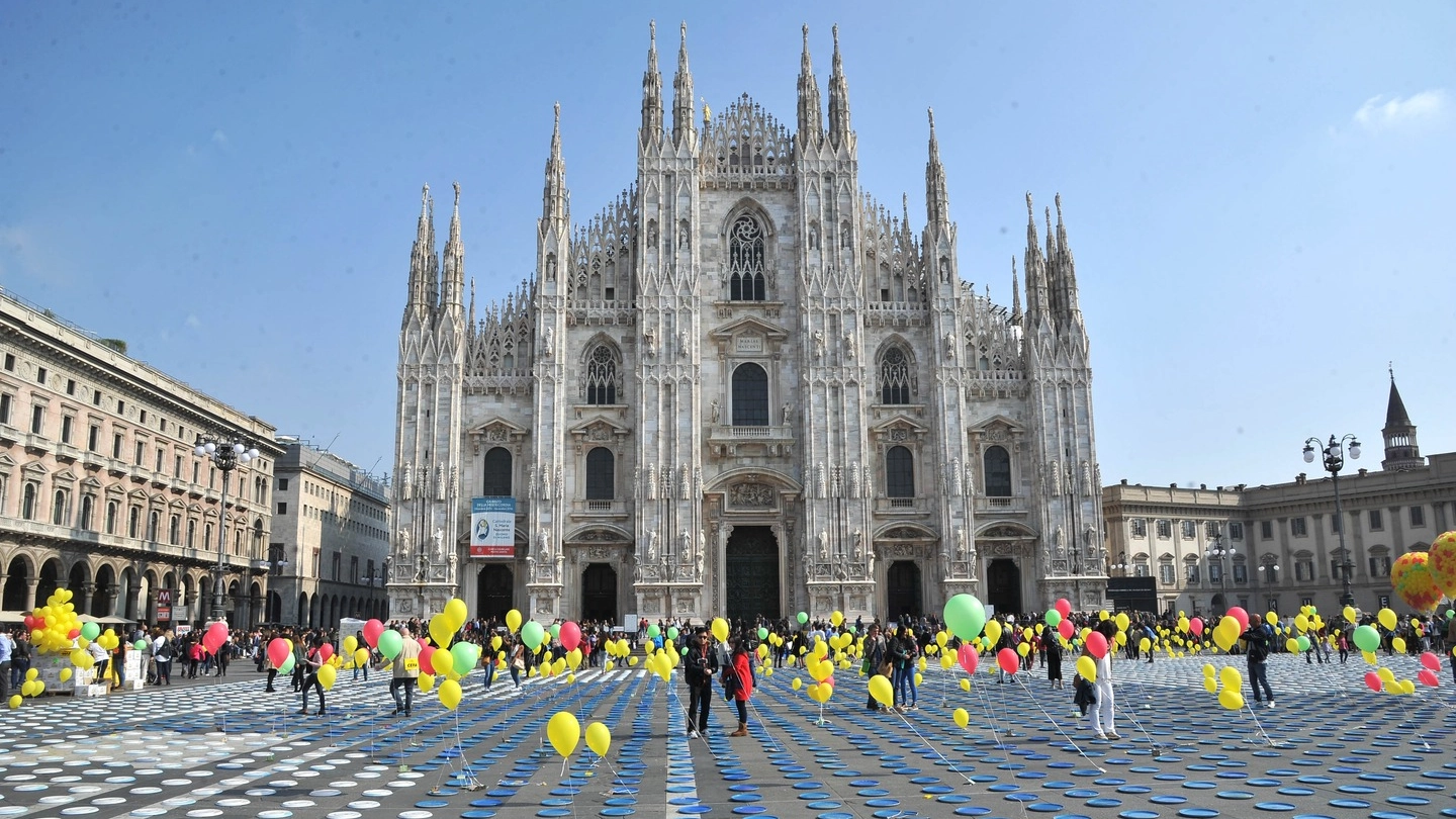 Piazza Duomo, 10mila piatti vuoti contro la fame e gli sprechi alimentari
