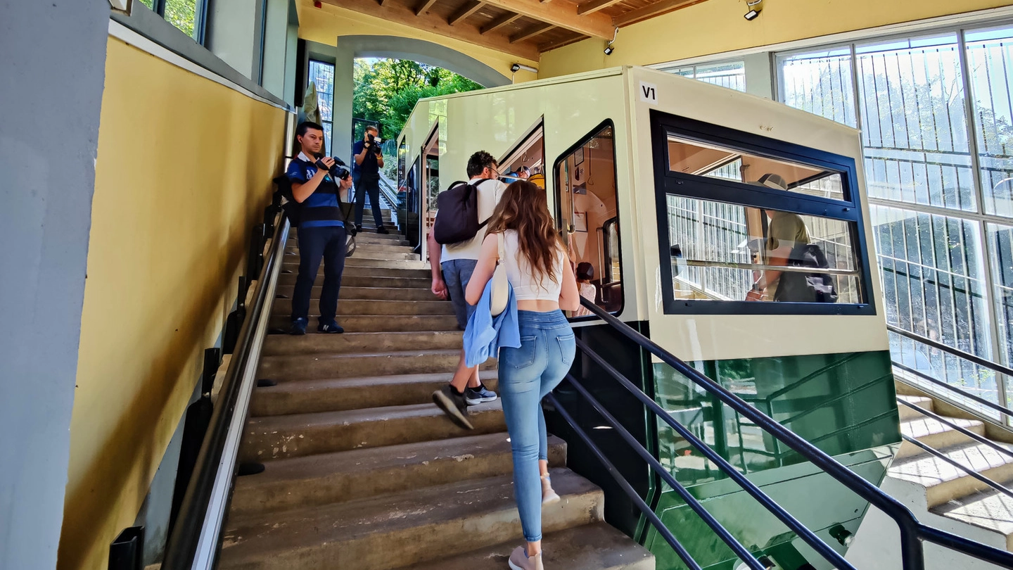 Dopo un anno e otto mesi di stop la Funicolare del Sacro Monte è tornata in attività lo scorso 5 agosto Dopo un anno e otto mesi di stop la Funicolare del Sacro Monte è tornata in attività lo scorso 5 agosto