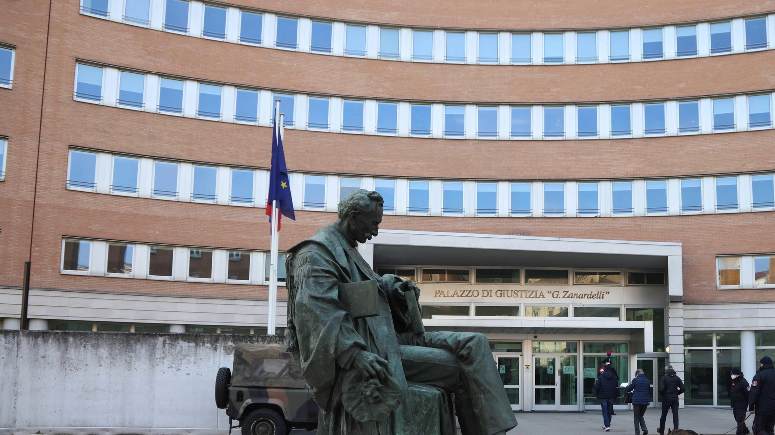 "Le missioni? Paravento al terrorismo" "Le missioni? Paravento al terrorismo"
