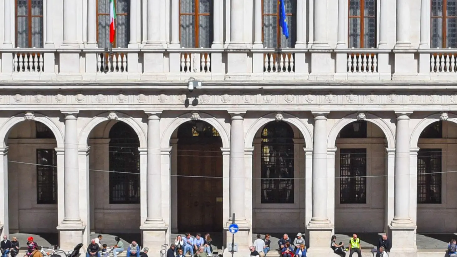 Multa alla “guida abusiva“ L’ex docente di arte è pronta a far ricorso Multa alla “guida abusiva“ L’ex docente di arte è pronta a far ricorso