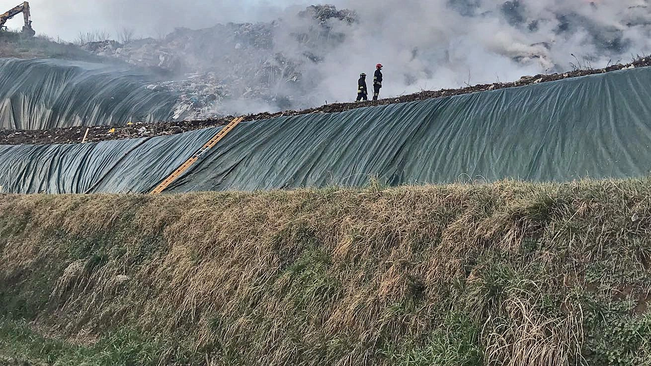 Rifiuti, controlli agli impianti. Problemi in cinquanta casi Rifiuti, controlli agli impianti. Problemi in cinquanta casi