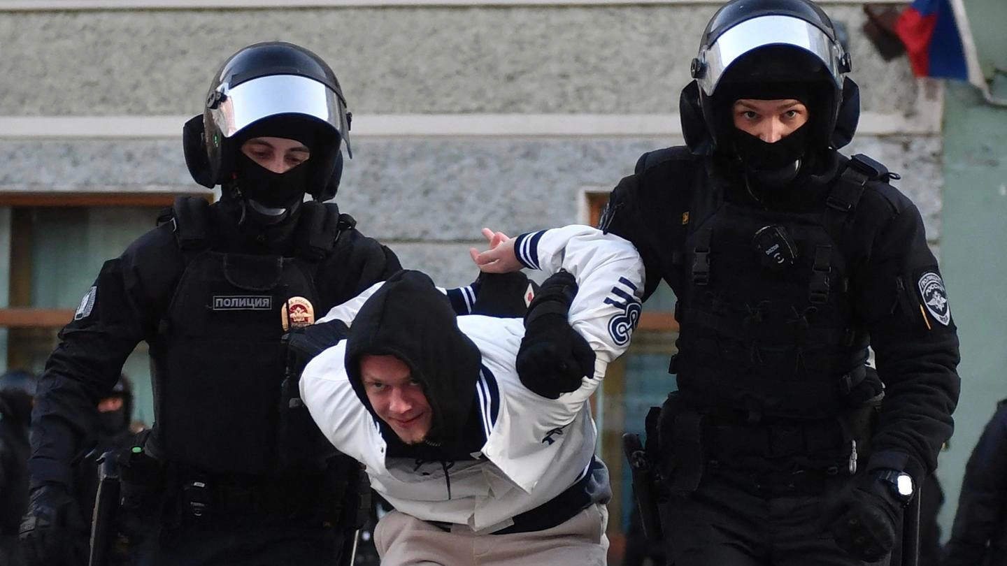 Un manifestante contro la guerra arrestato a Mosca
