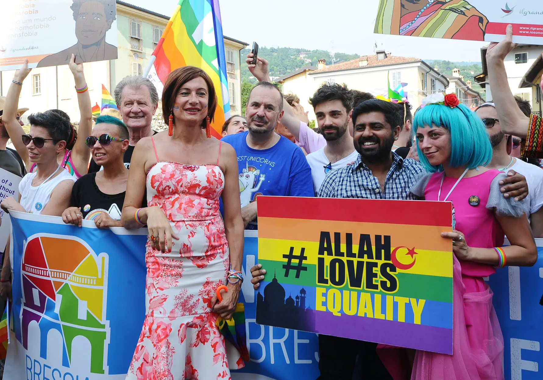 Brescia Pride, una folla arcobaleno invade la città