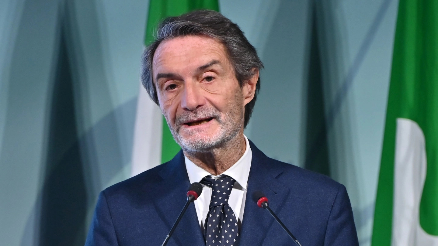 Covid, mail per evitare zona rossa: Pd e M5S contro Fontana. Il governatore: diffamazione