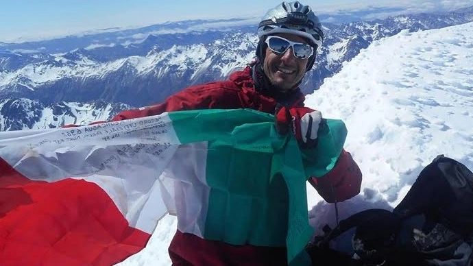 Luca Colli, il 49enne di Vigevano  che scala la vetta più alta di ogni continente