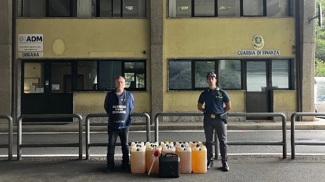 Sequestro di carburanti in dogana Sequestro di carburanti in dogana