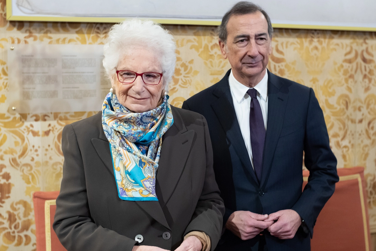 Liliana Segre e Giuseppe Sala alla presentazione del tram della Memoria