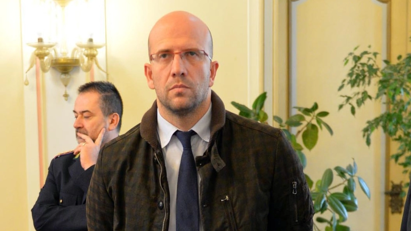 Marco Cavallin, sindaco di Induno Olona: "Ci sono anche giovani tra i ricoverati"