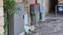 Rifiuti abbandonati ovunque Rifiuti abbandonati ovunque