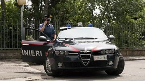 Sul furto indagano i carabinieri Sul furto indagano i carabinieri