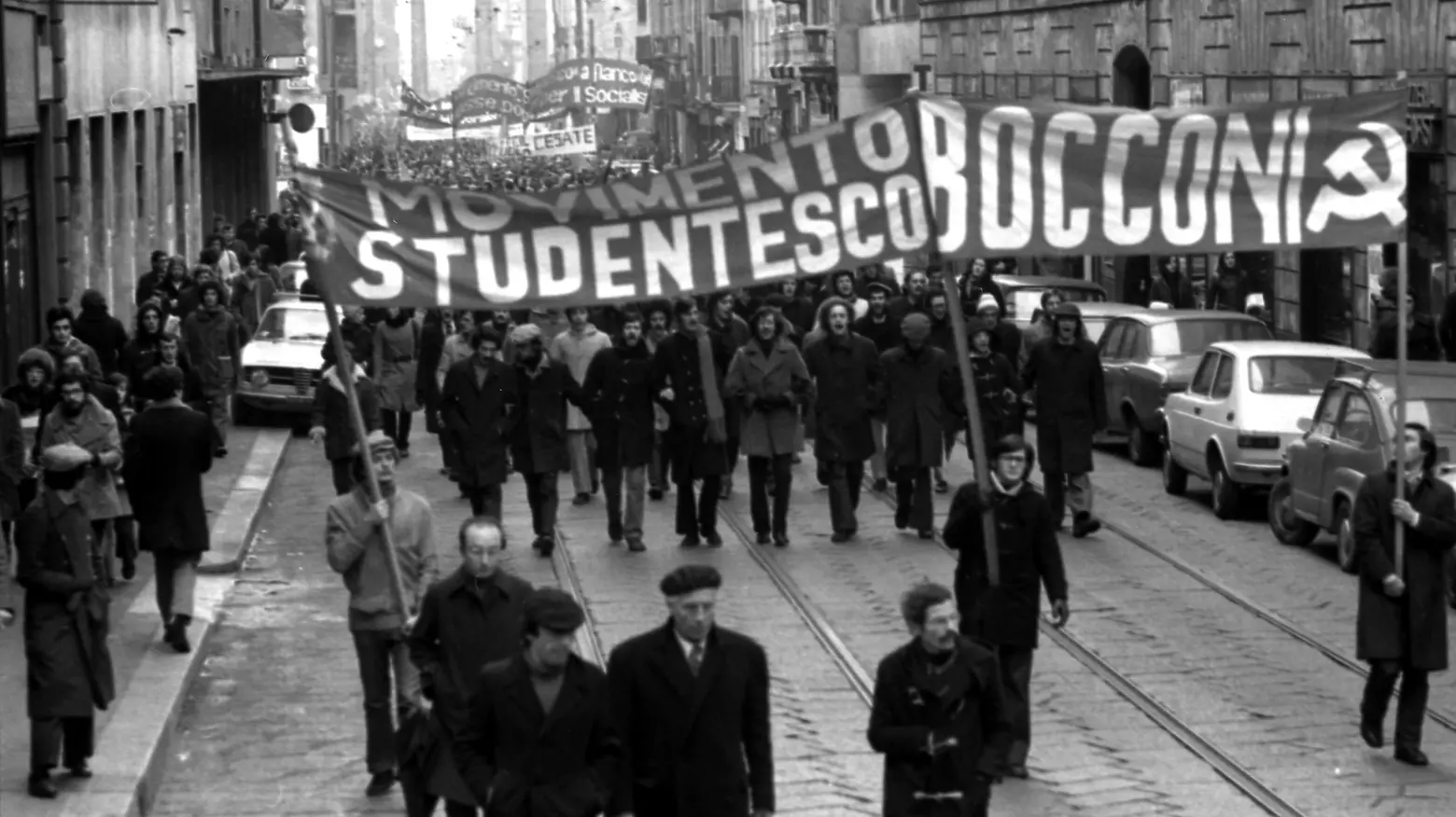Una manifestazione del movimento studentesco a Milano nel 1973