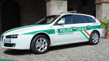 Una vettura della polizia locale