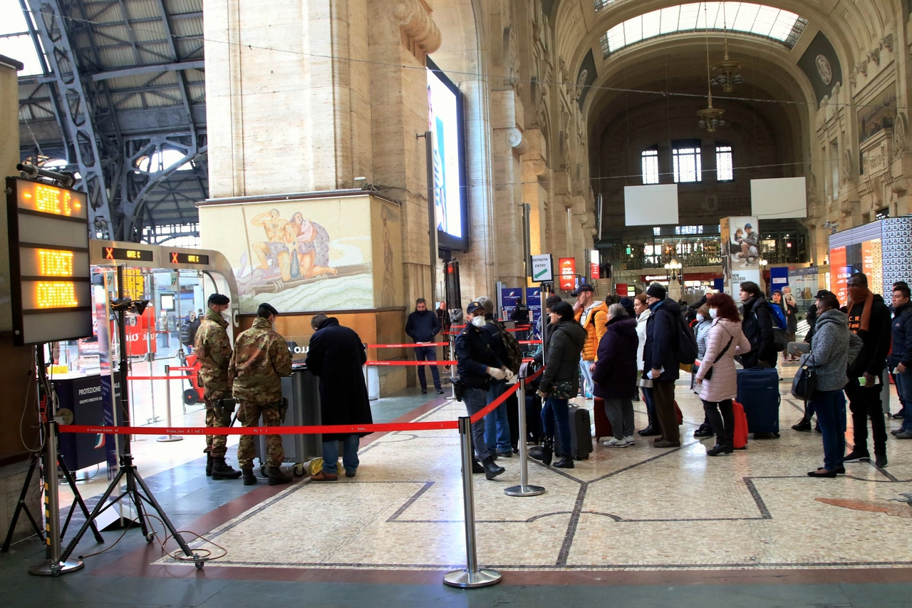 Controlli alla Stazione Centrale di Milano