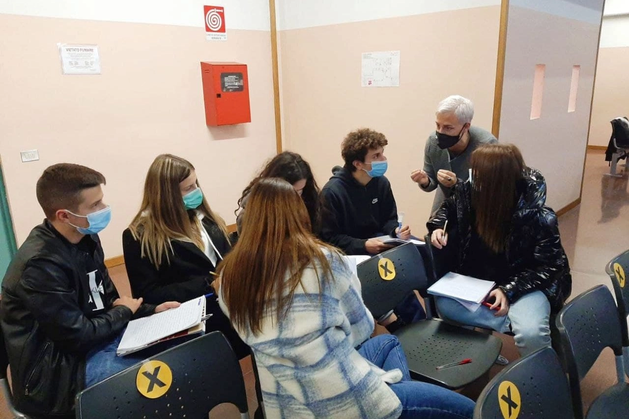 Giulia Fidilio in una scuola