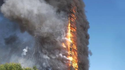 Torre dei Moro in fiamme