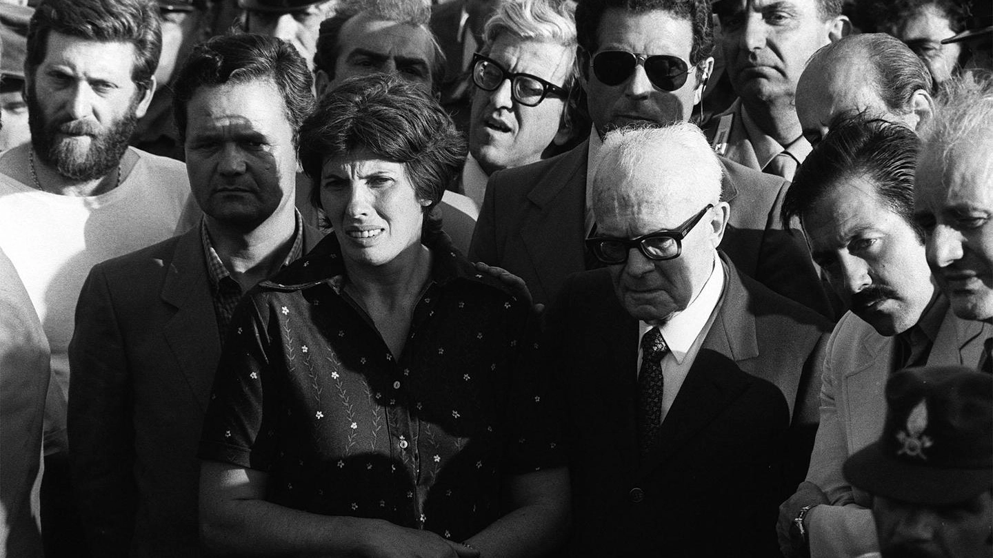 Il presidente Sandro Pertini con la mamma di Alfredino Rampi