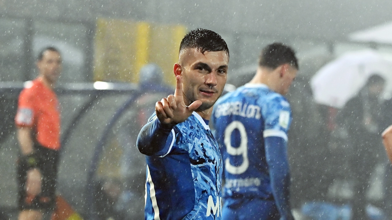 Al Como il derby contro il Brescia: decide ancora Strefezza