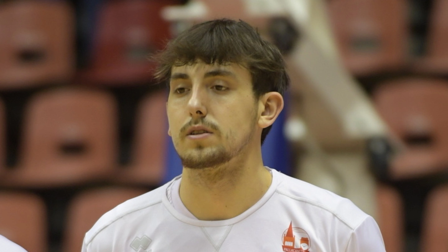 Tutto lo sport piange Samuel Dilas, morto a 24 anni per una trombosi:  “Addio gigante buono”