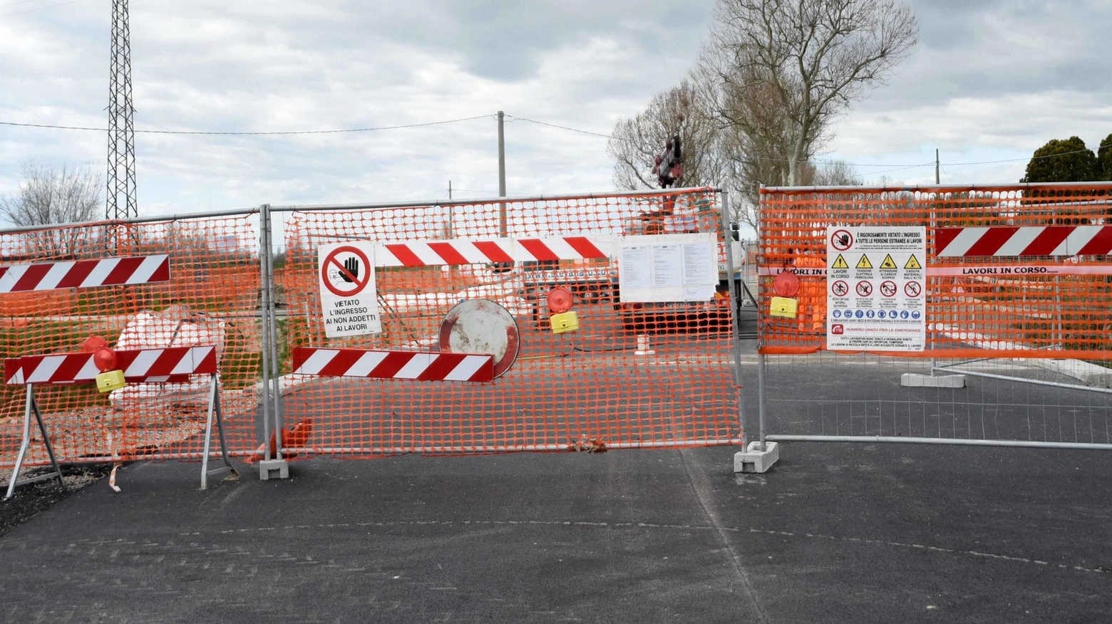 Chiusa la strada che collega le due frazioni Chiusa la strada che collega le due frazioni