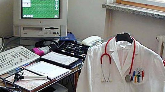 L’ufficio di una guardia medica desolatamente vuoto (archivio)