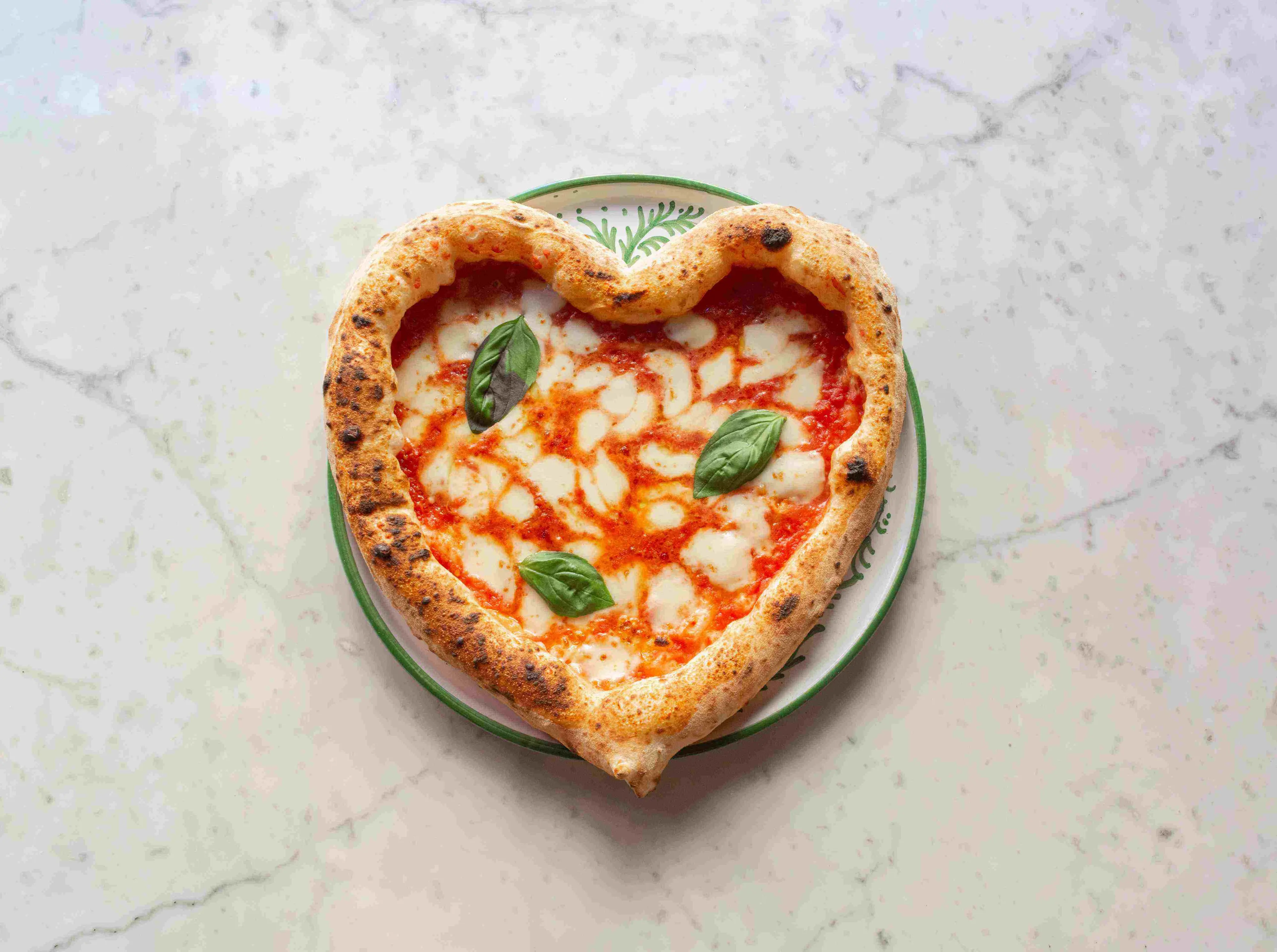 Una pizza a forma di cuore per sostenere il centro cardiologico Monzino