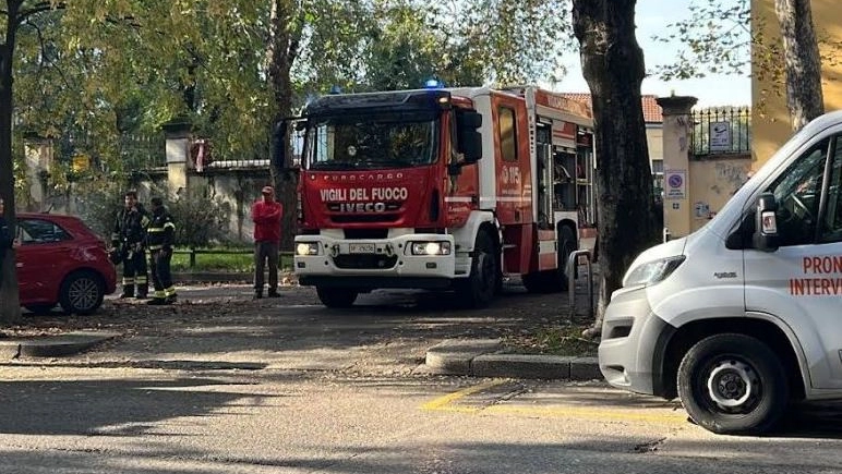 I vigili del fuoco al comando di via Ponzio I vigili del fuoco al comando di via Ponzio