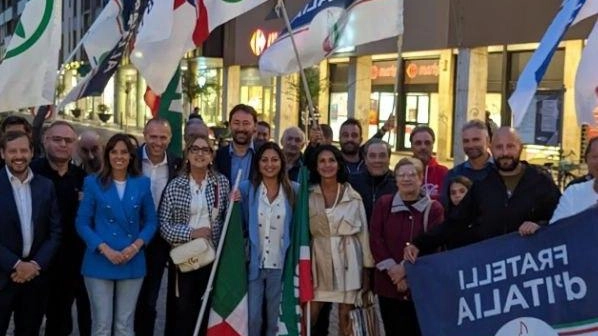 Tre accoltellati in otto giorni. Il centrodestra schiera i big per chiedere più sicurezza Tre accoltellati in otto giorni. Il centrodestra schiera i big per chiedere più sicurezza